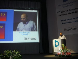 ד''ר שפירא מרצה בכנס בינלאומי באיטליה 2008